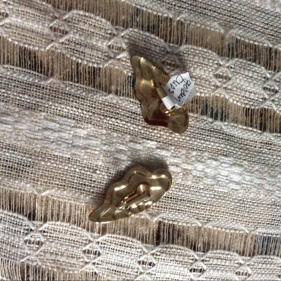 Vintage Sea Clam Fan Mermaid Earring - Picture 5 of 6